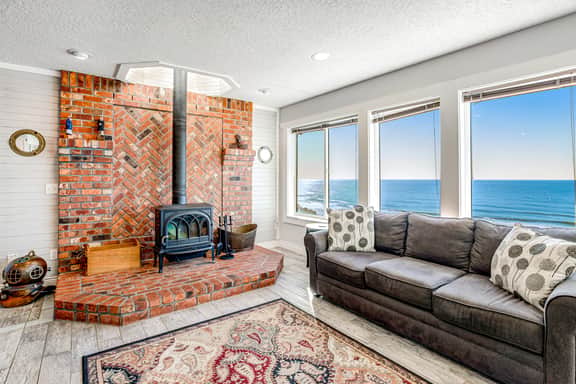 Dog friendly oceanfront home with views fireplace hot tub and washer dryer - Image 3