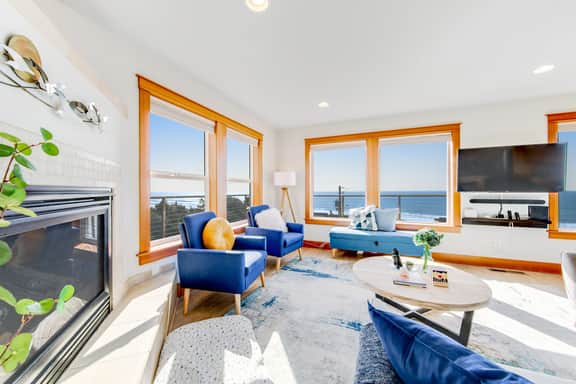 Dog Friendly Coastal Retreat with Ocean Views - Image 5