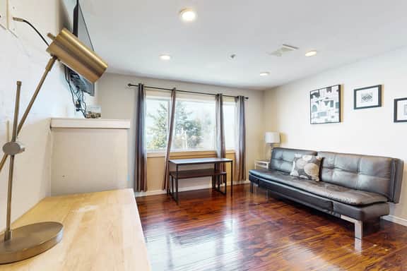Dog Friendly Condo with Stunning Ocean Views and Easy Beach Access - Image 5