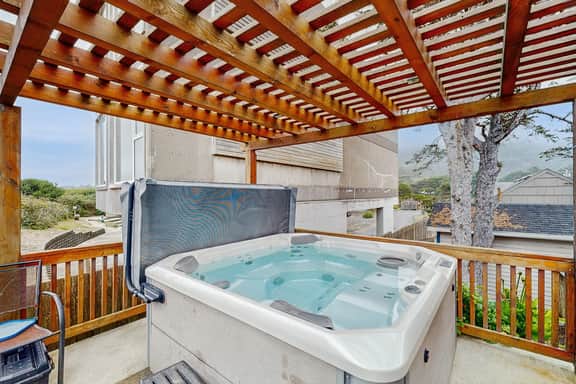 Oceanfront home with great views high speed WiFi and direct beach access - Image 5
