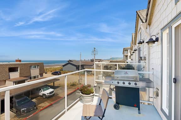 Three Story Beach Townhouse with Ocean View Fireplace Gas Grill and Balcony - Image 2