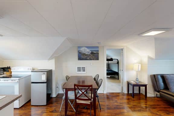 Welcoming dog friendly retreat near beach parks and Lake Lytle - Image 5