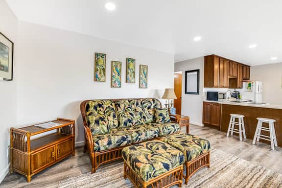 Entire oceanfront duplex with ocean view expansive deck and beach access - Image 3