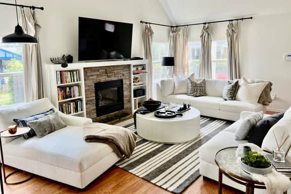 Cottage de la Mer House in Lincoln City with serene porch walk to the beach - Image 2