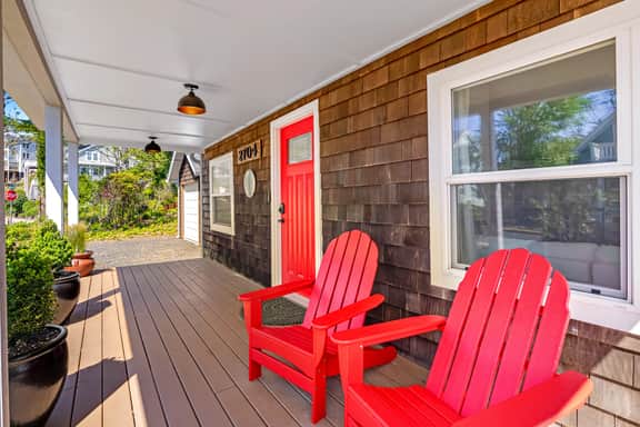 Cottage de la Mer House in Lincoln City with serene porch walk to the beach - Image 4