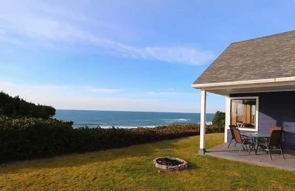 Coastal gem with ocean views easy walk to beach and WiFi - Image 3