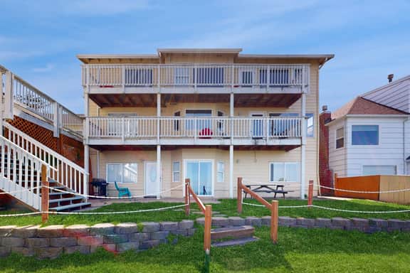 Dog Friendly Condo with Stunning Ocean Views and Easy Beach Access - Image 2