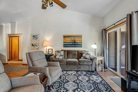 Cozy Home with Wood Stove WiFi Gas Grill and Large Deck Walk to Beach - Image 5