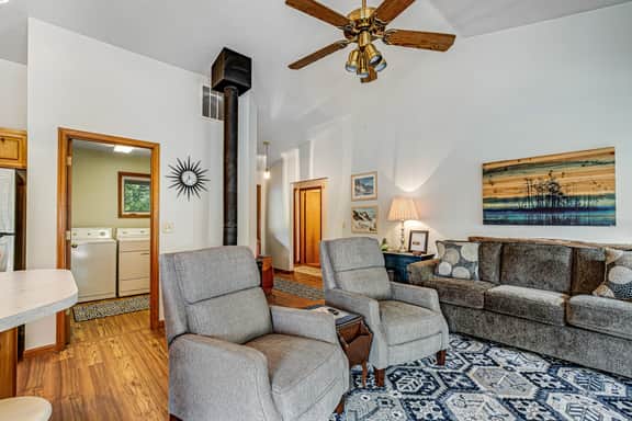 Cozy Home with Wood Stove WiFi Gas Grill and Large Deck Walk to Beach - Image 4