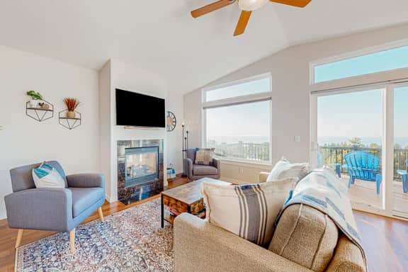 Spectacular ocean view home with fireplace and large decks dog friendly - Image 5