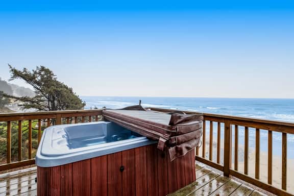 Beachfront Dog Friendly Cottage with Private Hot Tub Fireplace and Ocean Views - Image 2