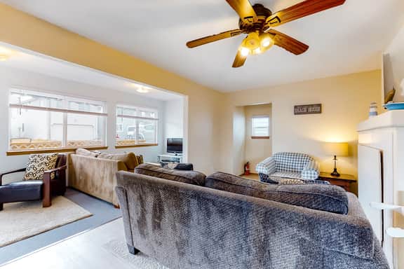 Ocean view home with prime walkable location near beach and town 2 dogs OK - Image 3