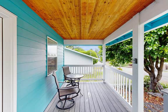Modern Beach Cottage with a covered patio fire pit grill and easy beach access - Image 3