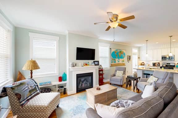 Dog friendly coastal home with private hot tub and park access - Image 5