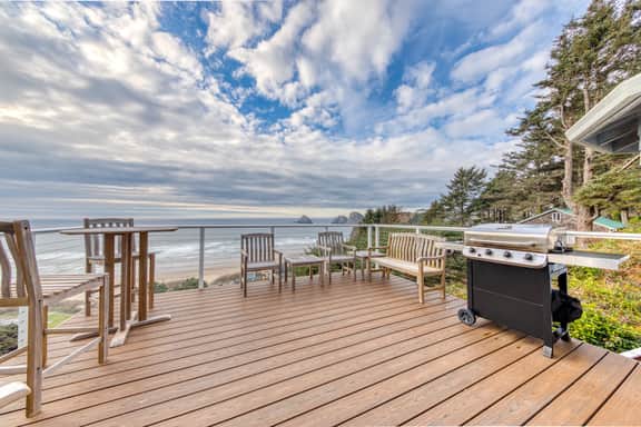 Charming dog friendly historical home with gorgeous ocean views - Image 2