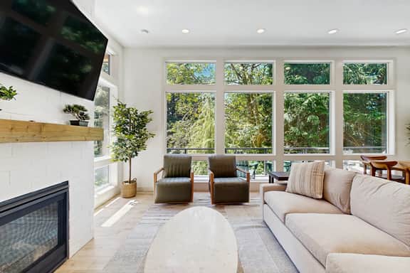 Modern Coastal Wellness Retreat with Hot Tub, Sauna & Cold Plunge - Image 5