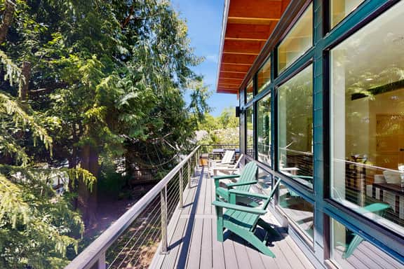 Modern Coastal Wellness Retreat with Hot Tub, Sauna & Cold Plunge - Image 3