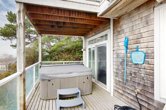 Modern Coastal Comfort with Hot Tub & Ocean Views - Image 5