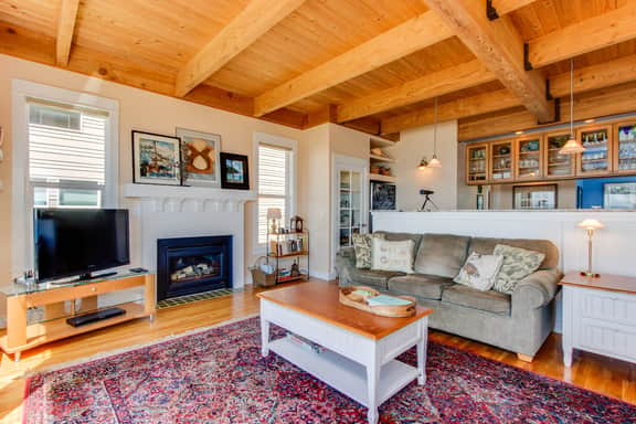 Pristine Home with Stunning Views Short Walk to Beach Right in Town - Image 2