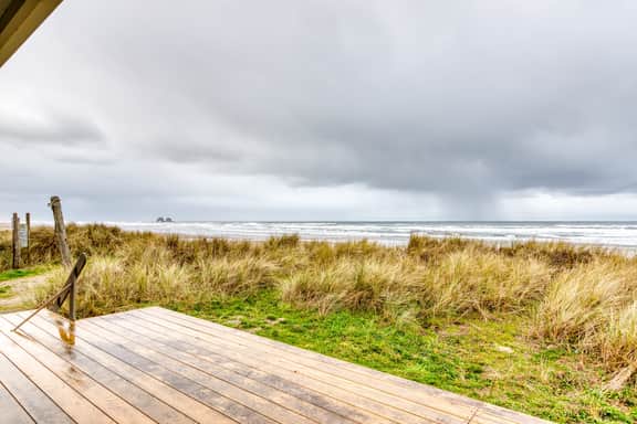 Oceanfront house with amazing views and short walk to downtown dogs welcome - Image 2
