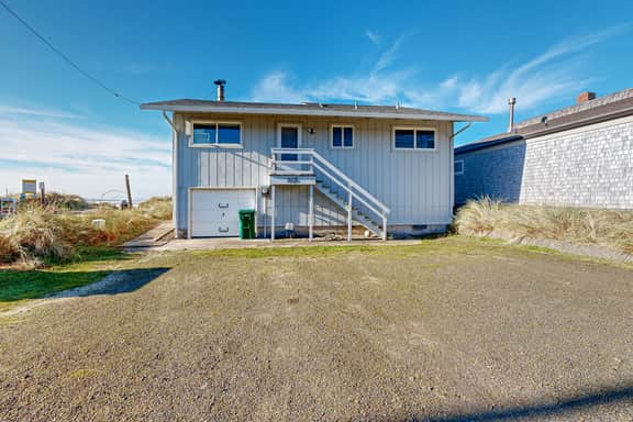Oceanfront house with amazing views and short walk to downtown dogs welcome - Image 3