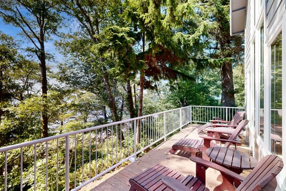 Custom dog friendly home with Netarts Bay views includes a separate casita - Image 4
