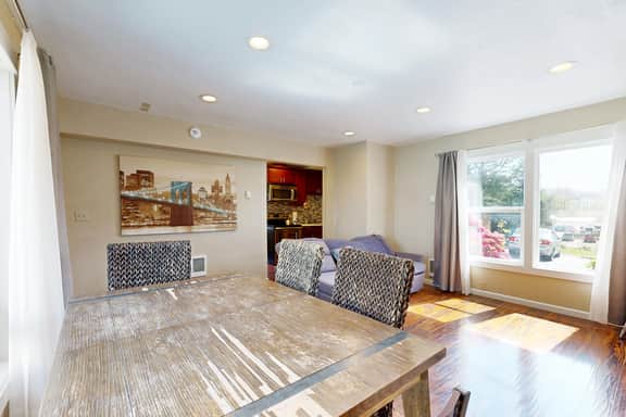 Modern Condo with Peekaboo Ocean Views Nearby Beach Access Dogs OK - Image 3