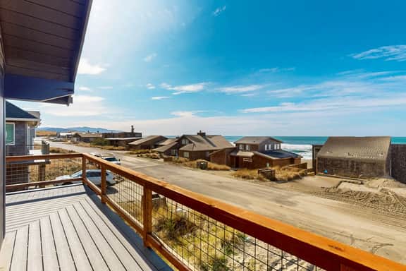 Designer home with stunning ocean and sunset views steps to beach dog friendly - Image 2
