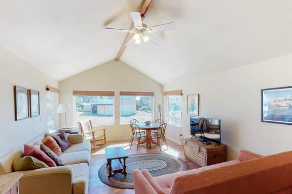 Family friendly house with ocean and beach views WiFi and steps away from the beach - Image 2