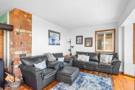 Spacious dog friendly home with ocean views sauna wood stove and WIFI - Image 5