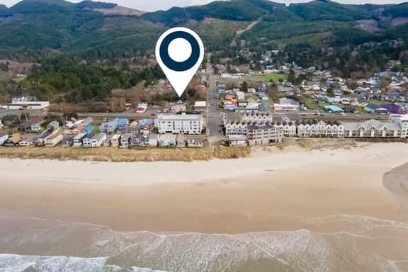 Coastal Paradise Awaits Spacious Retreat with Firepit and Entertainment - Image 4