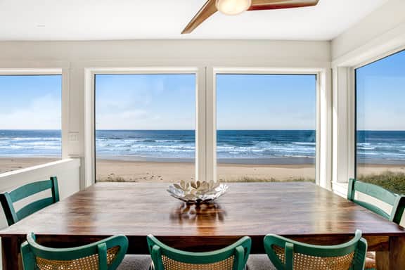 Spacious oceanfront home with patio and private hot tub dog friendly - Image 5
