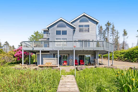 Charming Lakefront Home with Private Hot Tub and High Speed WiFi - Image 2