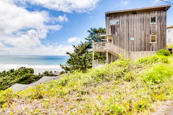Hand Built Gem with Two Large Decks and Incredible Views 1 4 Mile to the Beach - Image 2