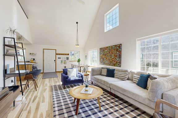 Spacious Family and Dog Friendly Home with New Private Hot Tub and Smart TVs - Image 2
