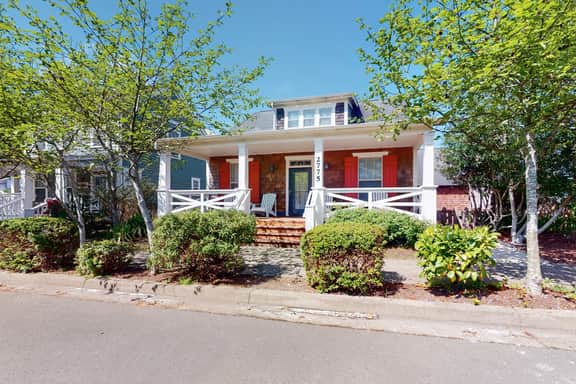 Dog Friendly Home with Private Hot Tub Free WiFi Decks and Gas Grill - Image 3