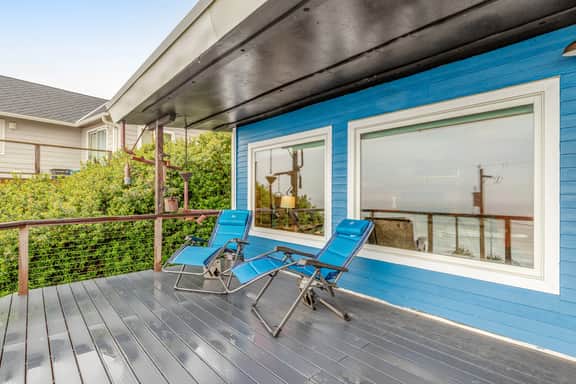 Two story beach house with an ocean view furnished deck and washer dryer - Image 2