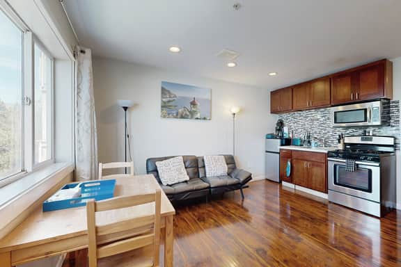 Romantic Ocean View Suite with Easy Beach Access Dog Friendly - Image 3