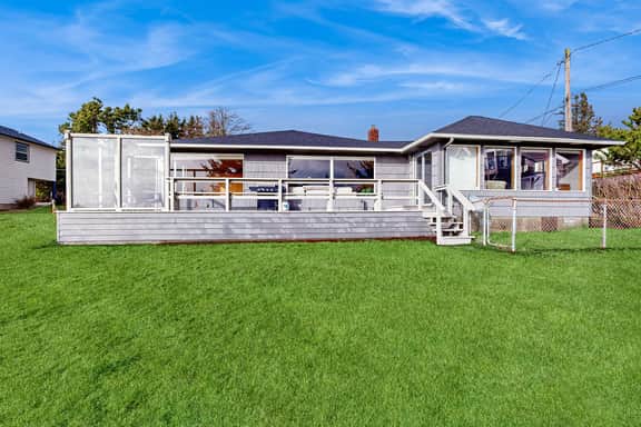 Cozy Oceanview Cottage in Great Location Close to Beach - Image 2
