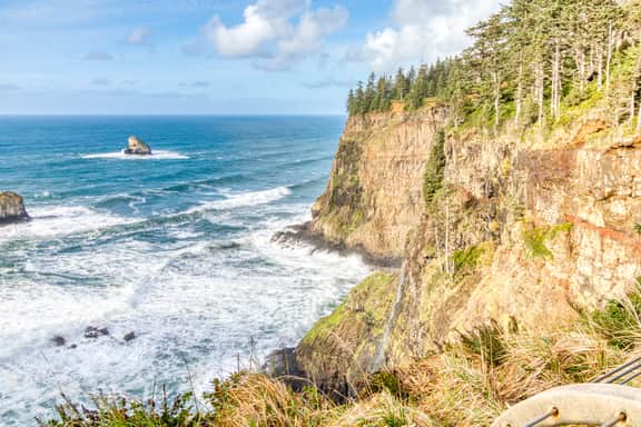 Stunning home with ocean view spacious deck with nice view - Image 3