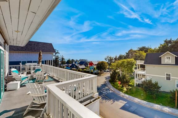 Discover Coastal Bliss Your Perfect Retreat Awaits in Lincoln City - Image 3
