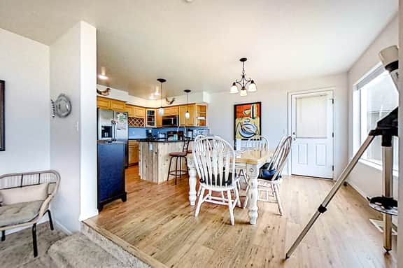 Two Story Dog Friendly Oceanfront Home with Free WiFi and Gas Fireplace - Image 5