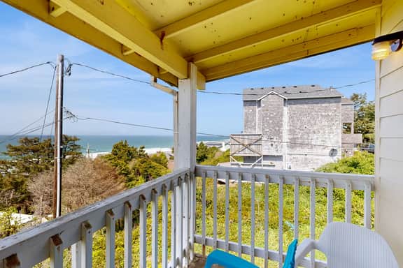 Dog Friendly Condo with Ocean View and Beach Access Perfect for Family Fun - Image 2