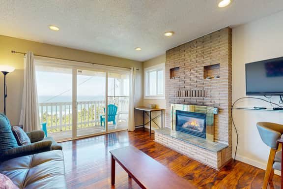 Dog Friendly Condo with Ocean View and Beach Access Perfect for Family Fun - Image 4