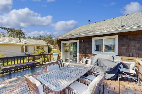 Home near the beach with furnished deck gas grill and outdoor firepit - Image 4