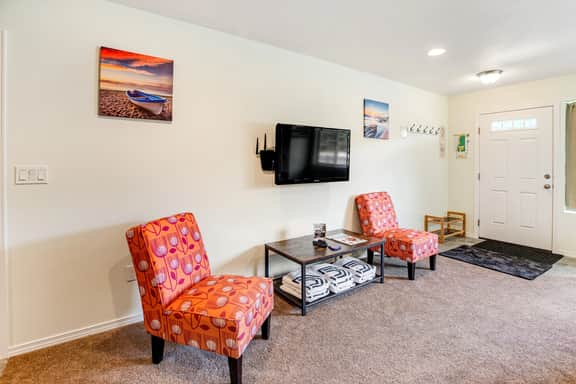 Large and convenient duplex suite with central AC and with D walk 1 minute to beach - Image 3