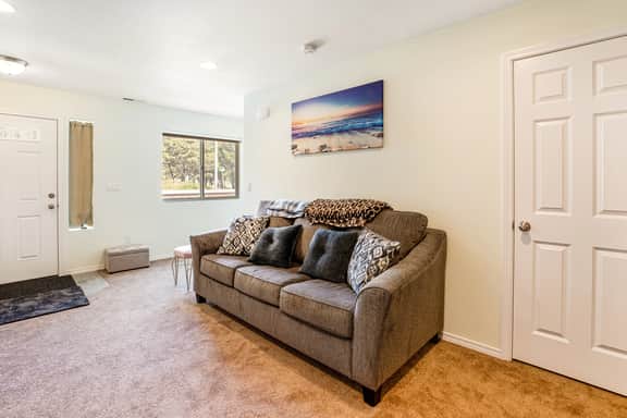 Large and convenient duplex suite with central AC and with D walk 1 minute to beach - Image 4