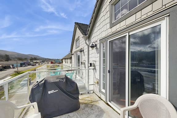 Dog friendly beach condo in a great location for exploring Rockaway Beach - Image 2