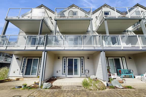 Dog friendly beach condo in a great location for exploring Rockaway Beach - Image 3