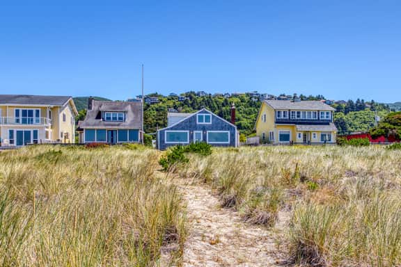 New listing Oceanfront home with private beach access amazing views and Ping Pong - Image 4